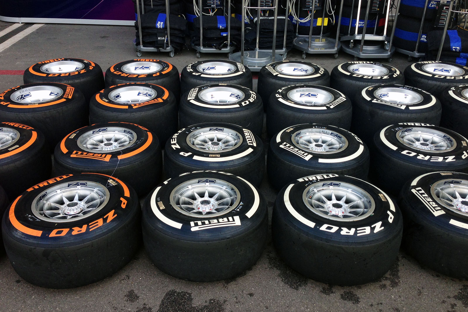 F1リアルスコープ】F1チームのタイヤ管理法、“セットナンバー”とは