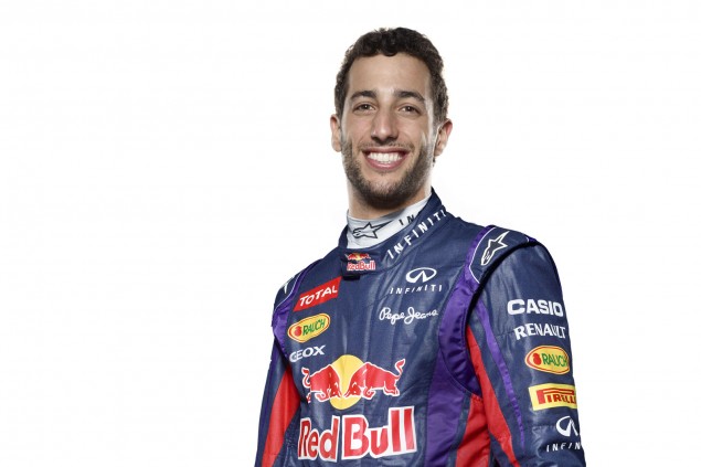 20140120_Daniel_Ricciardo_LR_watch_2