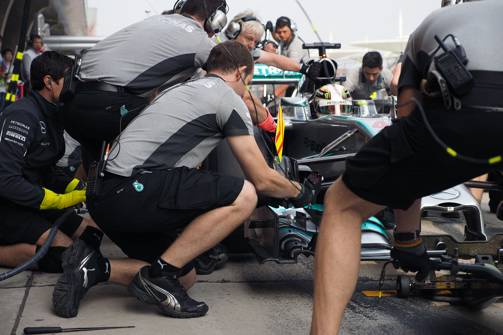F1リアルスコープ】フロントフラップ調整「XXターン」を一瞬で F1リアルスコープ】フロントフラップ調整「XXターン」を一瞬で