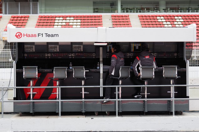 PITWALL-HAS-02