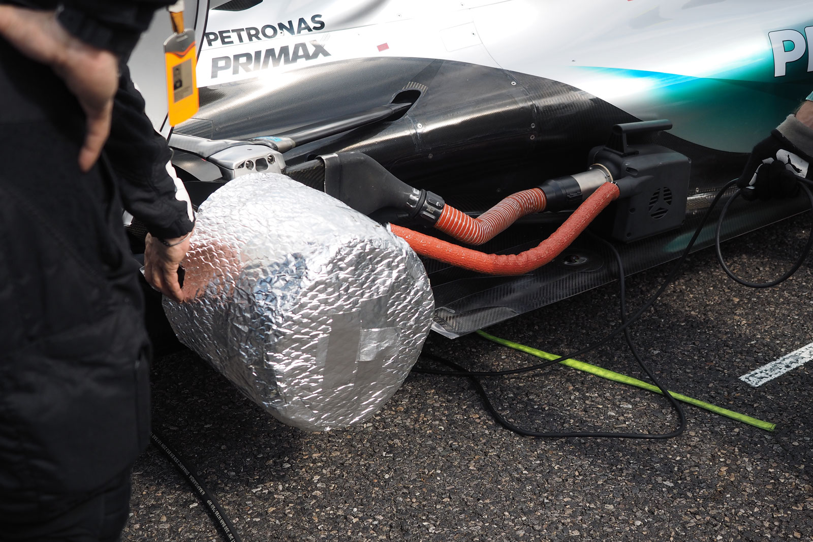 【特別レポート】メルセデスAMGの“内圧低下デバイス”は昨年日本GPから導入、レッドブルも使用中