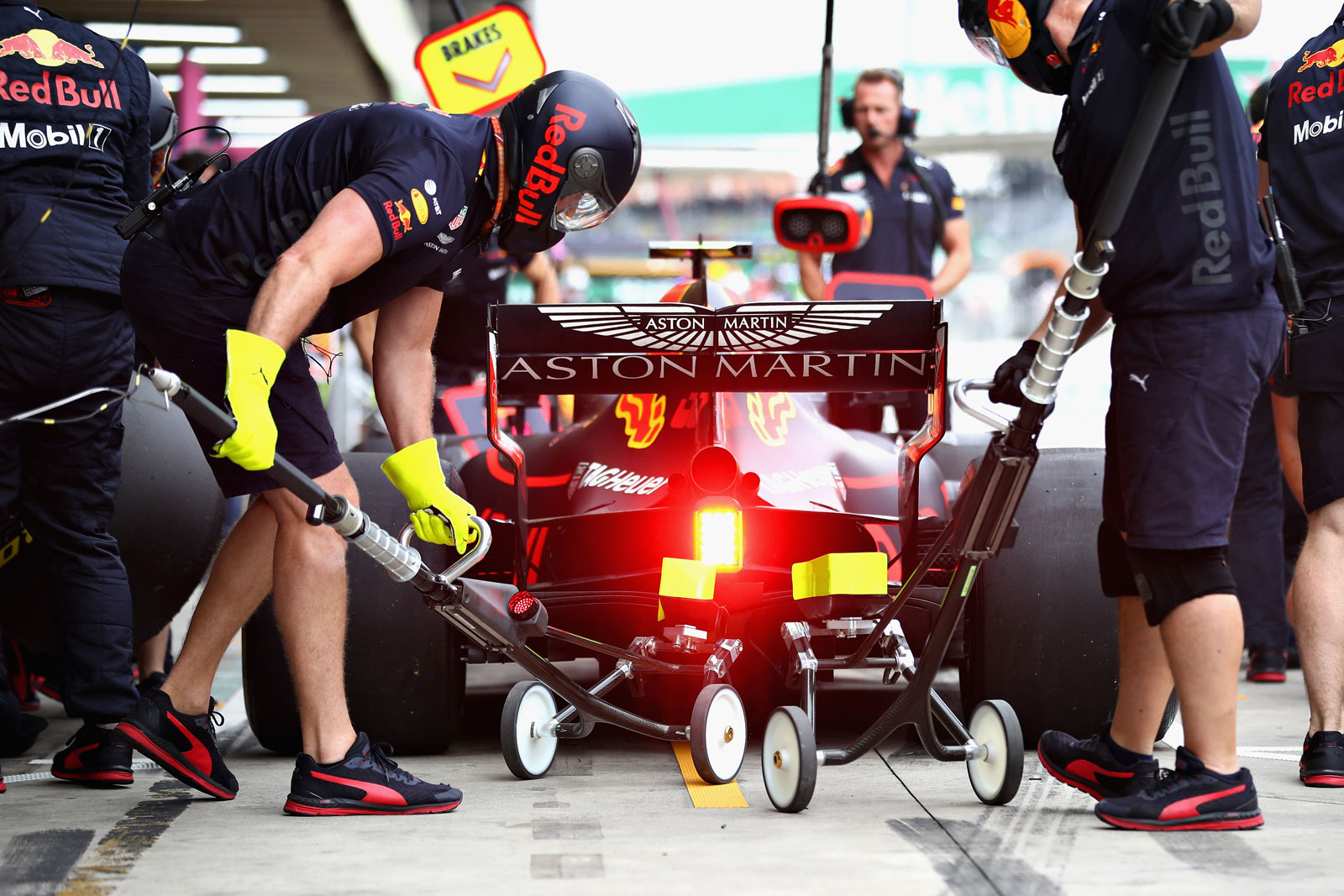 Did You Know テールライトの点滅には2種類あるって 知ってた F1 Life