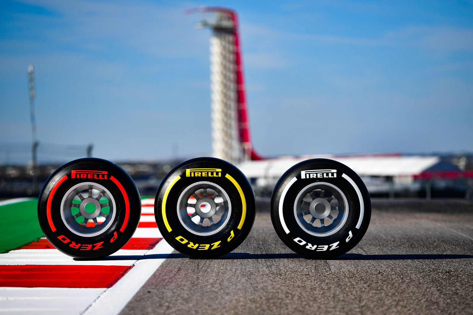 2019年f1のタイヤのルール 決勝レースと予選とフリー走行での使用本数 F1初心者ガイド