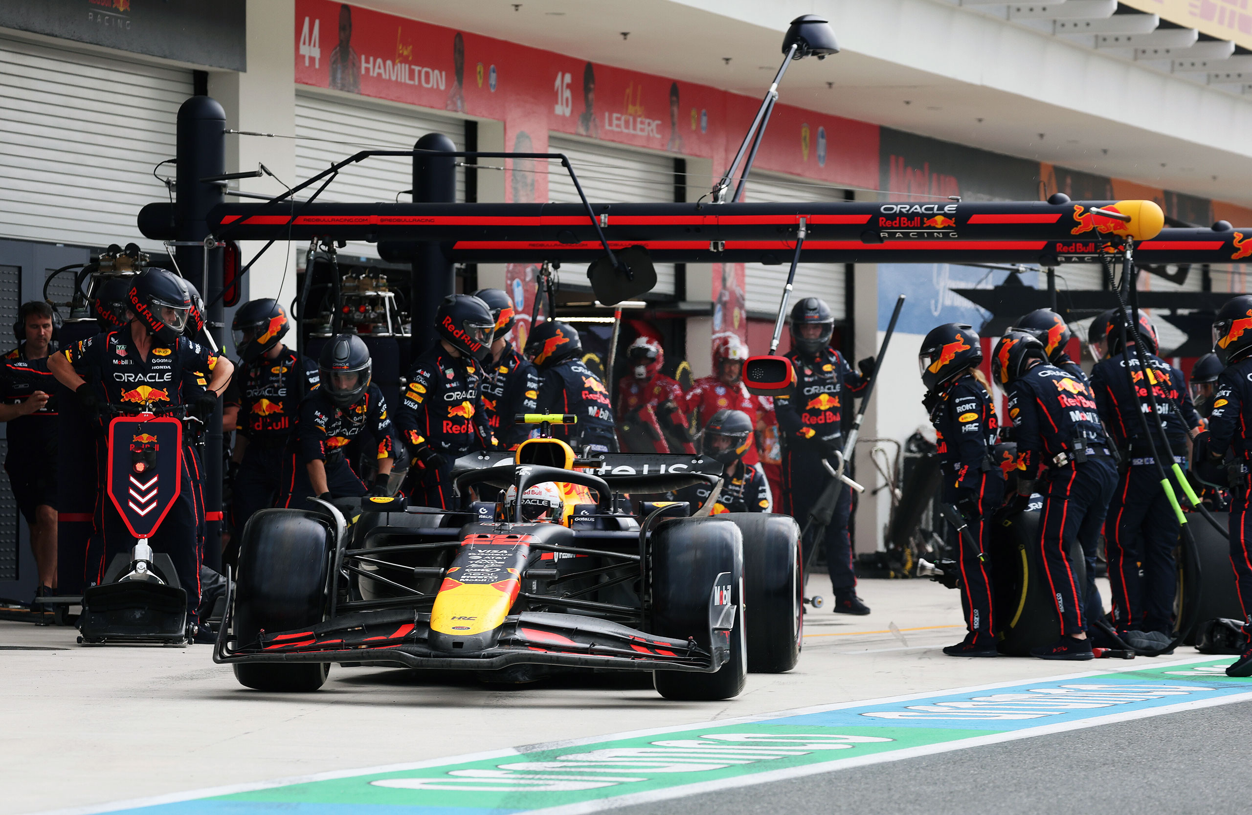 決勝】ピットストップ分析：角田裕毅、エントリーミスで1秒ロス【2025